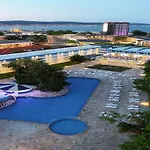 Azurro Hotell Slăntjev Brjag