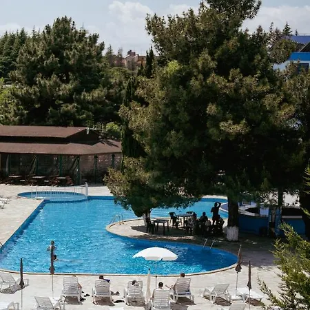 Azurro Hotell 3*